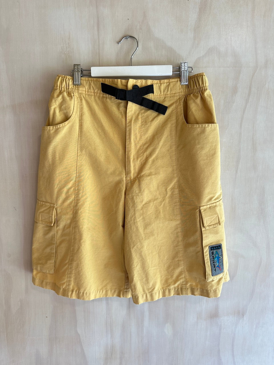 90's Greg Norman Golf shorts Elastic Waist and strap (Small, Size 28/30)