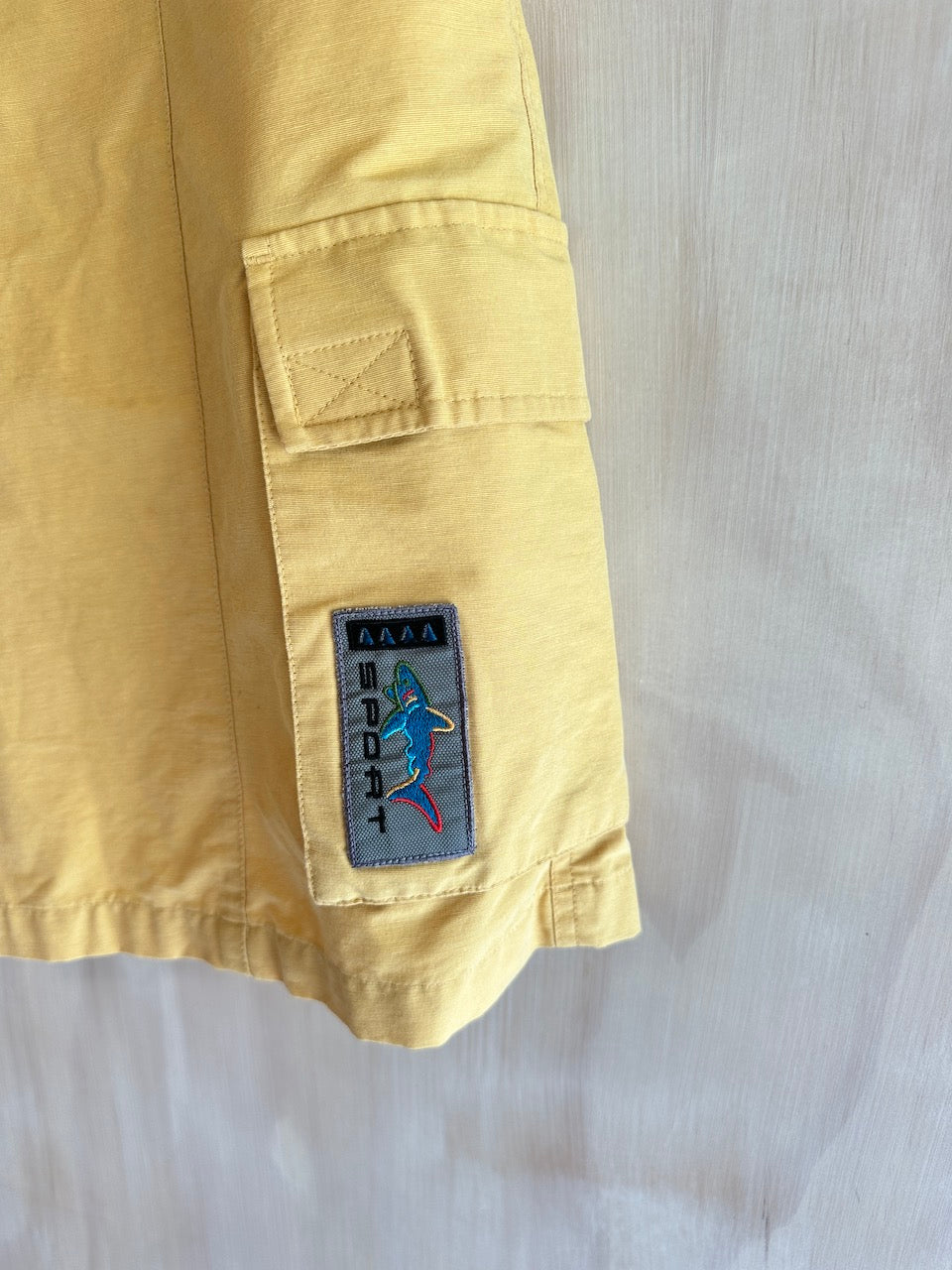 90's Greg Norman Golf shorts Elastic Waist and strap (Small, Size 28/30)