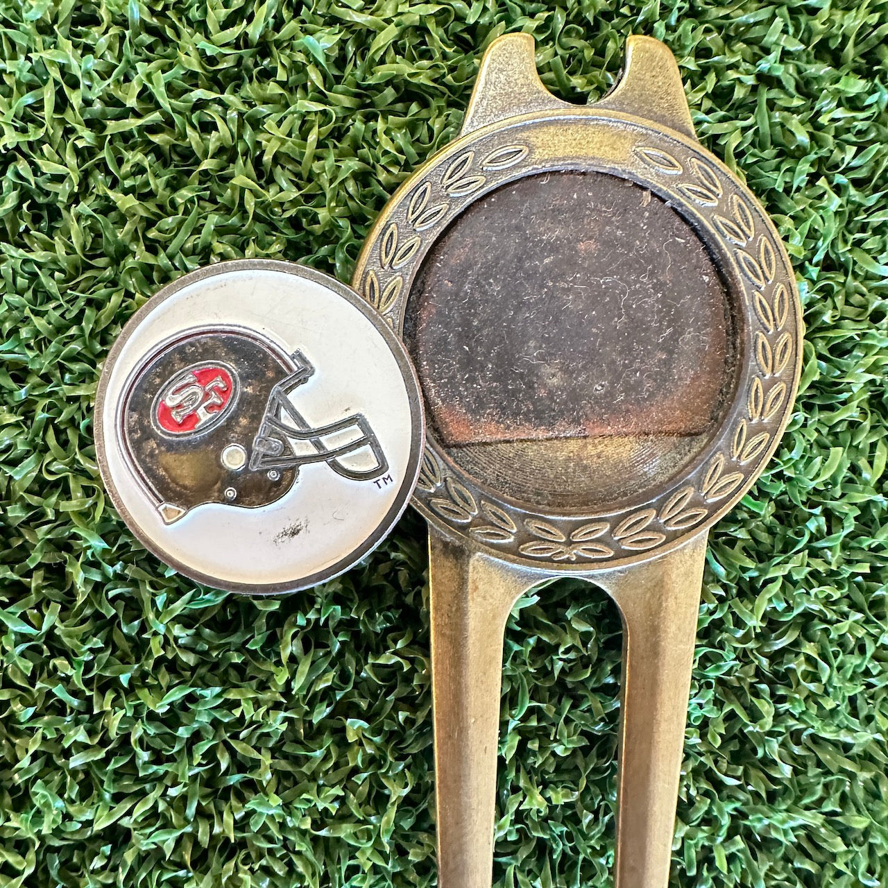 San Fransisco 49ers Pitch Tool and Ball Marker